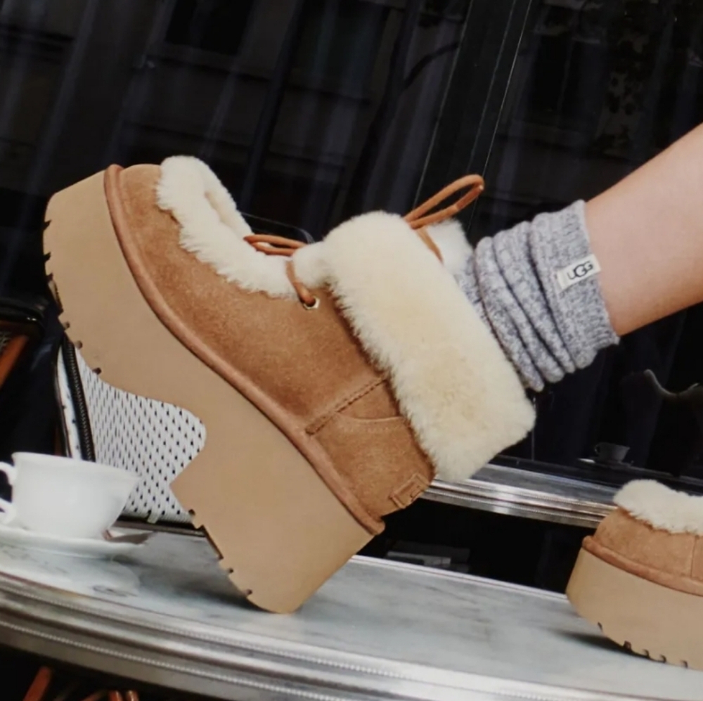 Ugg Esmee Lace Up Platform Boots 💗 HTF - Picture 3 of 12